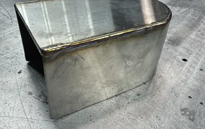 Pièces en acier inoxydable formées et soudées en TIG dans l'atelier d'Alliance